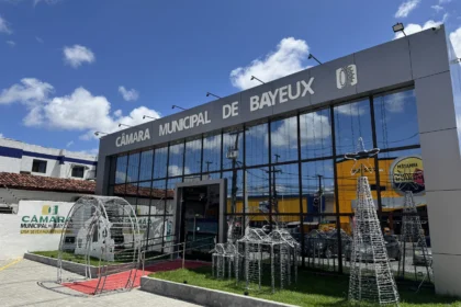 Sessão da Câmara de Bayeux termina em confusão durante votação