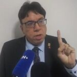 Vereador Guguinha Moov Jampa durante entrevista na Câmara de João Pessoa