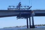 Equipes realizam buscas por trabalhador desaparecido após acidente na Ponte do Futuro, em Cabedelo