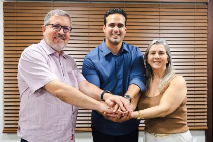 Sílvia Cunha Lima e Lucas Ribeiro durante encontro político em João Pessoa