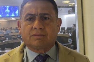: Deputado Walber Virgulino durante entrevista sobre o STF e o caso Daniel Vorcaro