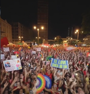 Apoiadores de Lula participam de ato político no Ponto de Cem Réis, no Centro de João Pessoa, com presença de Erika Hilton.