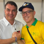 Francinaldo Bandeira comenta declarações sobre artistas e posicionamento político no pré-carnaval de João Pessoa.