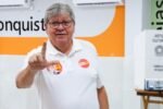 João Azevêdo, senador eleito pela Paraíba, durante votação em João Pessoa no segundo turno das eleições de 2026.