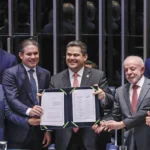 Congresso Nacional promulga emenda constitucional que prevê o fim da escala 6x1 e a redução da jornada de trabalho no Brasil.