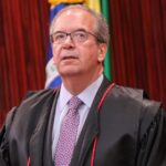 Ministro Ricardo Villas Bôas Cueva durante julgamento no Tribunal Superior Eleitoral.