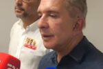 Nabor Wanderley durante entrevista sobre a reta final da campanha ao Senado na Paraíba.