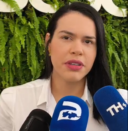 Rafaela Camaraense durante entrevista sobre o governo Lucas Ribeiro, investimentos federais e cenário político da Paraíba.