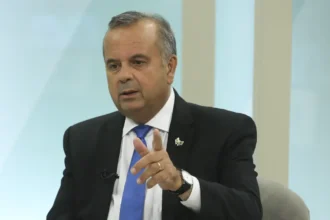 Rogério Marinho comenta carta de Flávio Bolsonaro e reconhece ausência de provas para acusação de fraude eleitoral.